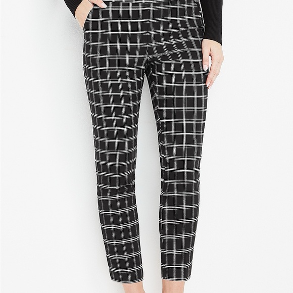 Maurices Large Black and White Bengaline Plaid Cropped Pants - Picture 5 of 5